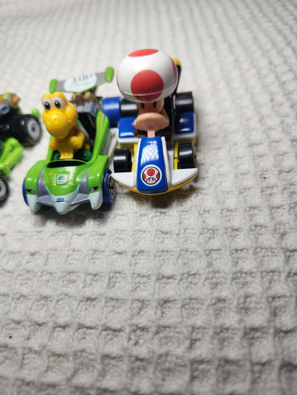Hot Wheels Nintendo Mario Kart die-cast Set Of 5 - Picture 5 of 11